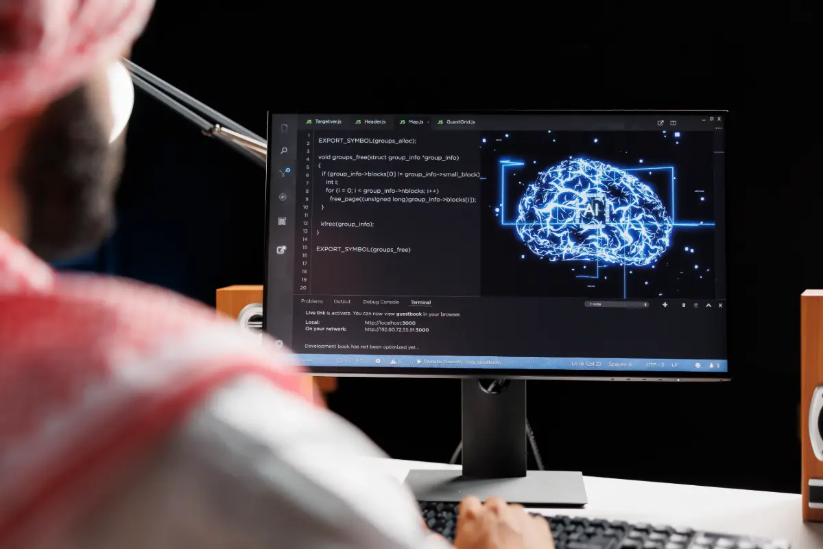 Dipendente segue un corso avanzato di intelligenza artificiale